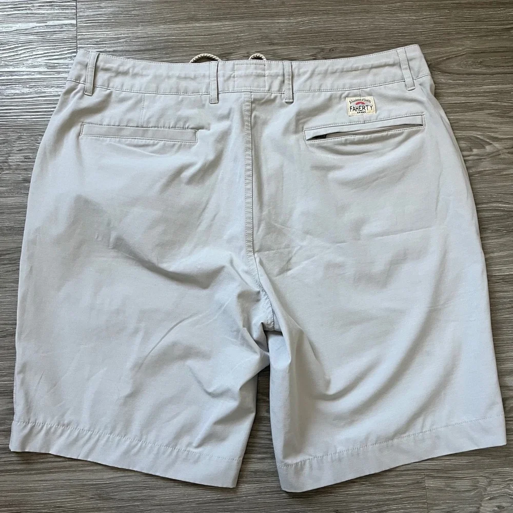 Faherty All Day Shorts Mens 35 Light Gray Stretch Hybrid MSC0012 Casual Summer